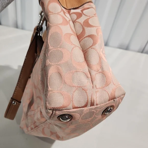 Coach - Picture 15 of 15